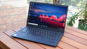Lenovo Thinkpad X1 Carbon G4 Core i5 6th Gen, 8GB, 256GB SSD, 14″ FHD LED